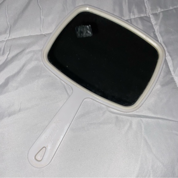 2 Hand Mirrors - Picture 2 of 12